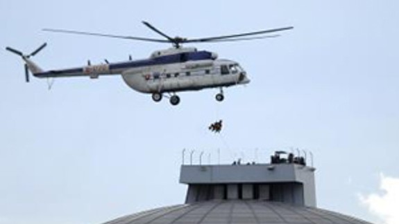 Záchranári nacvičovali evakuáciu osôb z výškovej budovy