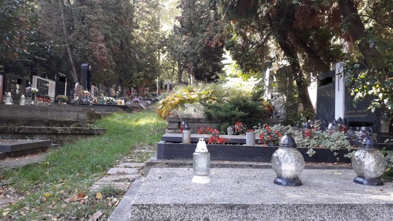 Dušičky: Odpad na cintorínoch sa snažte čo najviac triediť a pozor na zlodejov