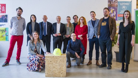 Bratislavská Nová Cvernovka 1. máj masovo oslávi s verejnosťou zábavnou prácou