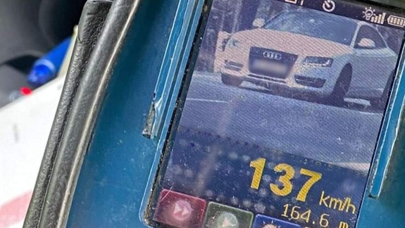 Vodič letel na Pezinskej Babe rýchlosťou 137 km/h