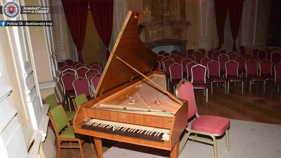 Polícia: Mužovi, ktorý kradol v kaštieli, hrozí až desaťročný trest