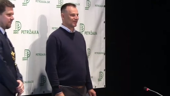 Petržalka má nového poslanca, J. Kuruca nahradil J. Mravec