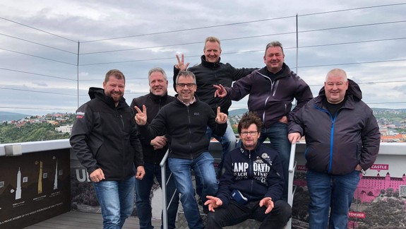 Hokejoví fanúšikovia zo Švajčiarska: Vaše hlavné mesto je krásne, prečo stále pozeráte do zeme?!