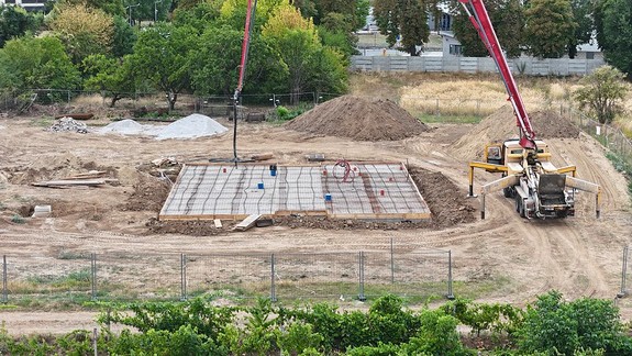 V Bernolákove vzniká moderný výučbový skleník. Žiaci sa budú vzdelávať v technológiách budúcnosti