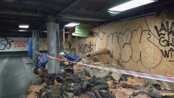 FOTO: Čo sa deje? Rekonštrukcia podchodu na Trnavskom mýte akoby zamrzla