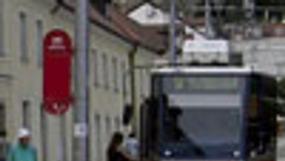 Zastávka električky nesmie byť v zákrute