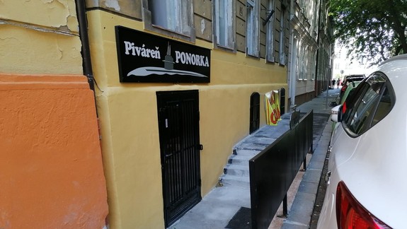 FOTO: Legendárnu bratislavskú piváreň Ponorka po dlhšom čase opäť otvorili - ako to v nej teraz vyzerá?