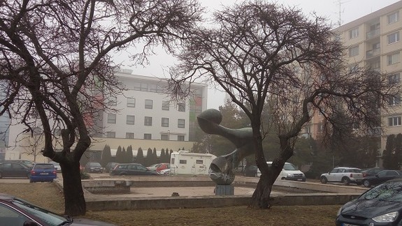 Spustnuté námestie v Ružinove zrejme vynovia, pribudnúť majú garáže