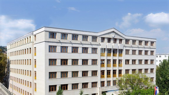 Pred ministerstvom zahraničných vecí sa dnes bude protestovať