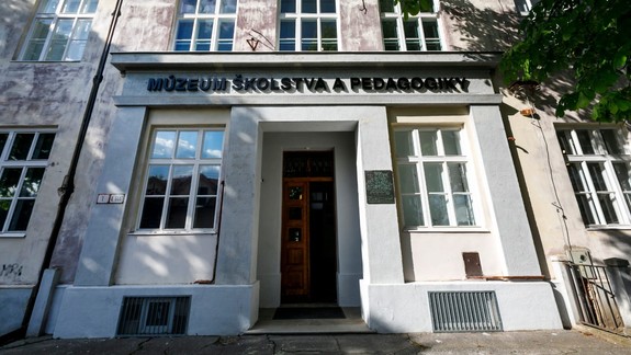 V Devínskej Novej Vsi opäť otvorili Múzeum školstva a pedagogiky