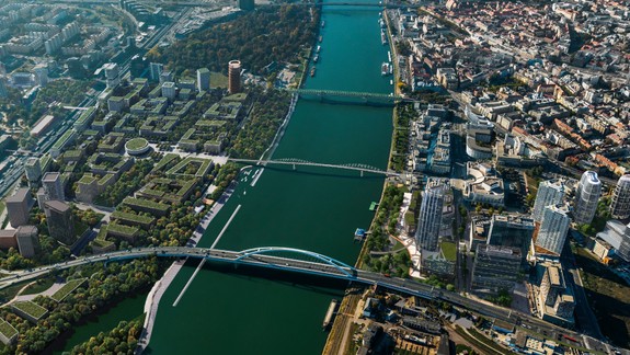 FOTO: Študenti ukázali, ako by mohol vyzerať prvý promenádny most v Bratislave - pozrite si víťazné návrhy...