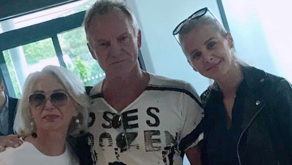 VIDEO: V Bratislave je od včera známy spevák Sting – týmto dvom ženám sa s ním podarilo odfotiť!