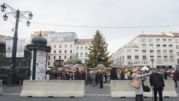 VIDEO: Cez sociálne siete sa šíri panika v súvislosti s hrozbou útokov na vianočné trhy. Zisťovali sme, aká je pravda