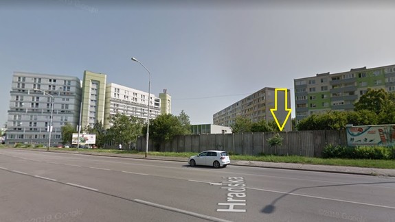 FOTO: Pozrite, kam sa odsťahovali asociáli spred Pentagonu - za týmto múrom majú nový tábor...