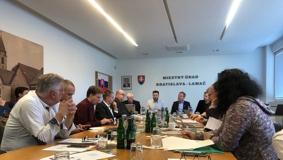 Aké zmeny budú v stavebnom zákone? Diskutovali o nich starostovia s primátorom