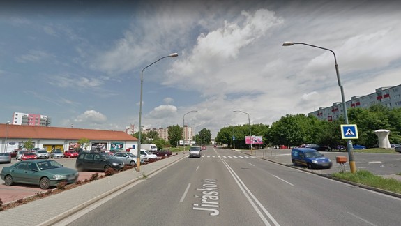 VIDEO: Polícia objasňuje nehodu, pri ktorej zlodej možno zachránil životy dvoch malých detí na kolobežkách...