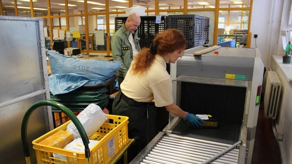 Bratislavskí colníci sú vyťažení zásielkami z Veľkej Británie