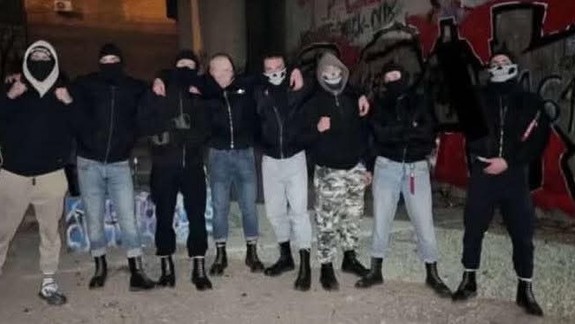 Prokurátor navrhol pre troch obvinených neonacistov väzbu