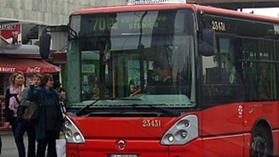 Polícia pátra po vodičovi, ktorý nedal v prednosť autobusu MHD