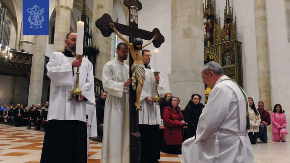 Kresťania aj v pondelok slávia zmŕtvychvstanie Ježiša Krista