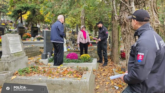 Polícia upozorňuje na riziká, ktoré na vás striehnu na Dušičky