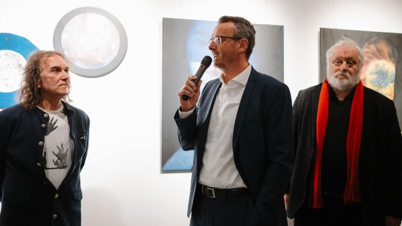 Výstava v Galérii SPP: Cestná značka spojila 24 významných umelcov