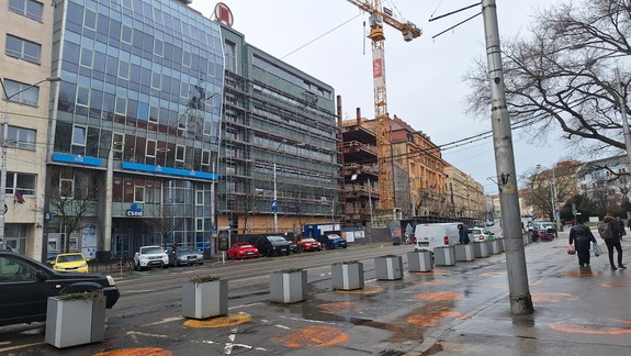 Krvavý incident na Námestí SNP: Hádka mužov vyvrcholila bodnutím nožom