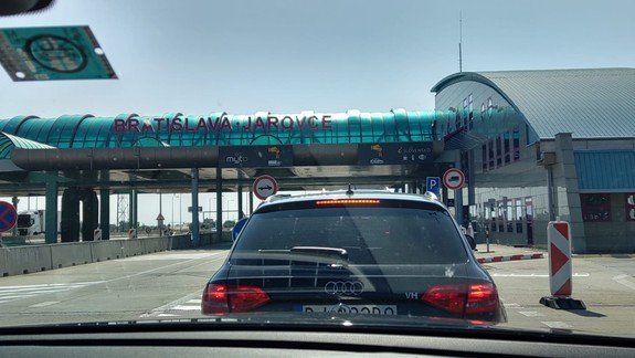 Rakúsko od polnoci zavedie kontroly na hraniciach so Slovenskom