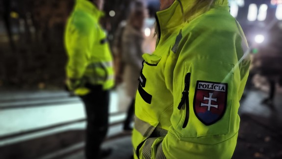 Poznáte muža na fotke? Trúfol si na slabšieho, maloletému vytrhol mobil