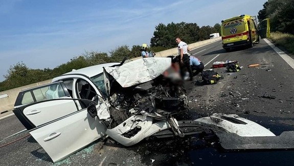 Osobné auto sa zrazilo s nakladným: Na D1 z Bratislavy do Trnavy sa stala vážna dopravná nehoda