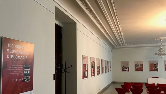 Zaspomínajte si na výstave na 100 rokov slovenskej diplomacie