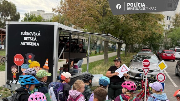 Bratislava patrila deťom a doprave: Policajti ukázali aj výstroj, ktorý bežne nevidno