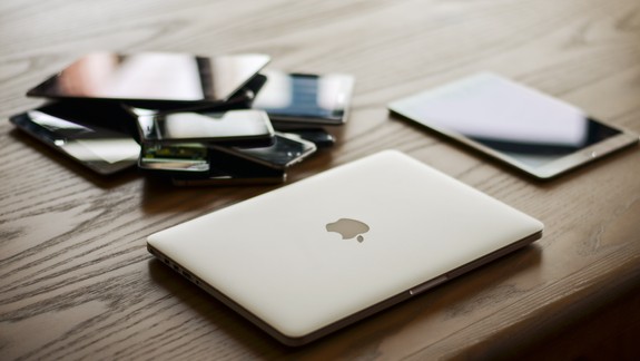 Muž ukradol mobilné telefóny za 3 minúty, nepoznáte ho?