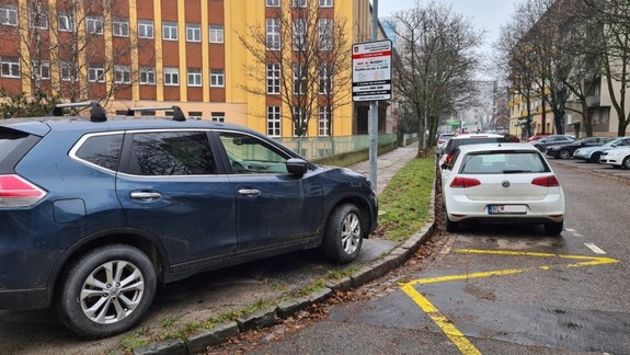 Parkovanie na Tehelnom poli: Udelili stovky pokút, kontroly ešte sprísnia