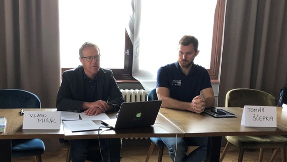 Kanoe z plastových fliaš bude plávať po Dunaji. Vyčistime spolu brehy rieky!