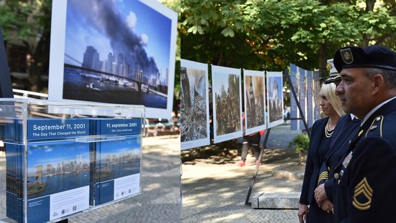 FOTO: Na Hviezdoslavovom námestí vystavujú fotografie z 11.septembra 2001 - tragického dňa v dejinách USA