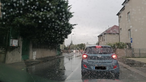 Uzávery či nehody: Vodiči sa zdržia na viacerých úsekoch