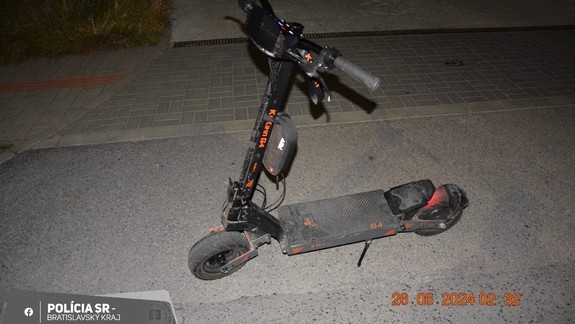 Tragická nehoda: Muž neprežil pád z elektrickej kolobežky