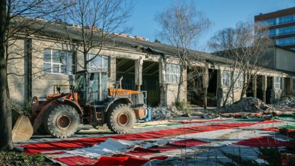 V utorok začal nový majiteľ búrať budovy PKO