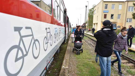 Od soboty opäť premáva cyklovlak Záhoráčik – odviezť sa ním môžete už dnes, ale aj v utorok!
