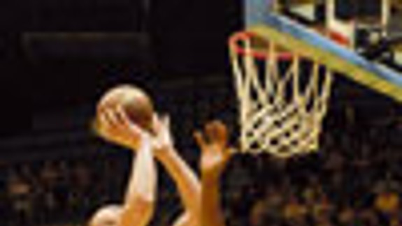 Bitku o mužský titul rozhodnú domáce zápasy