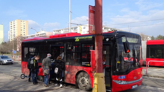 Zaujímavé štatistiky bezpečnosti: Je rizikovejšie cestovanie v MHD alebo ulica?