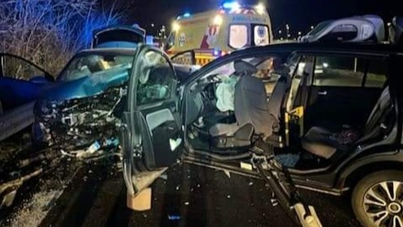 Dopravná nehoda troch áut: Cesta medzi Petržalkou a Rusovcami bola neprejazdná