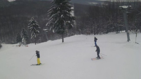 Na Pezinskej Babe sa už lyžuje