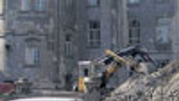 Kraj ráta so 160 miestami v garáži na Grösslingovej