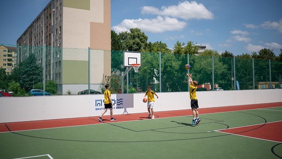 SPŠ stavebná na Drieňovej má nové športovisko, k dispozícii je aj verejnosti