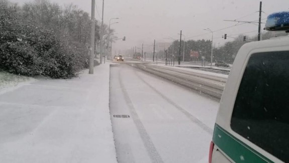 V Bratislave nasnežilo,  polícia vyzýva vodičov k opatrnosti