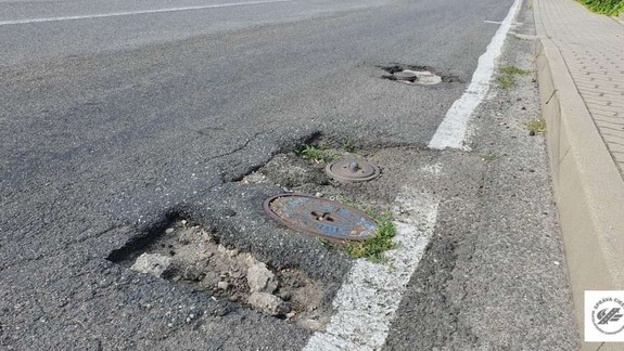 Začala sa rekonštrukcia cesty v Lozorne