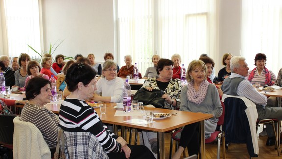 Aby seniori nenaleteli šmejdom: V Dúbravke sa uskutoční diskusia spojená s premietaním