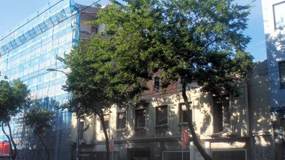 Na Štefánikovej búrajú, má tam vyrásť polyfunkčný objekt